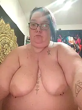 diosacurvy1984 online show from March 2026 10:01:02 PM