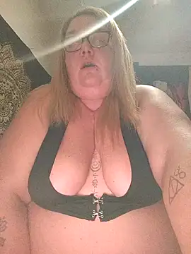 diosacurvy1984 online show from November 2025 11:19:02 PM