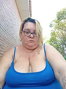 diosacurvy1984 online show from July 2026 05:45:01 PM