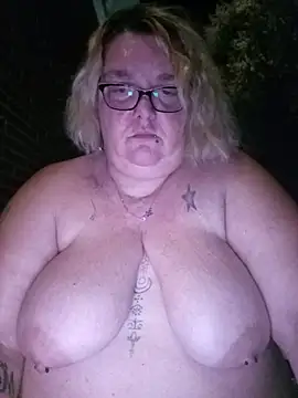 diosacurvy1984 online show from June 2026 10:43:01 PM