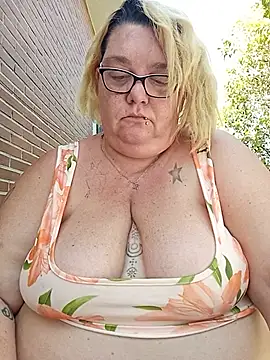 diosacurvy1984 online show from July 2026 04:18:01 PM