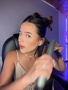 Sofia18 pinkk online show from March 2026 09:13:02 PM