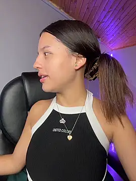 Snapshot of Sofia18_pinkk chatting on February 2026 09:48:02 PM Sofia18 pinkk online show from February 2026 09:48:02 PM