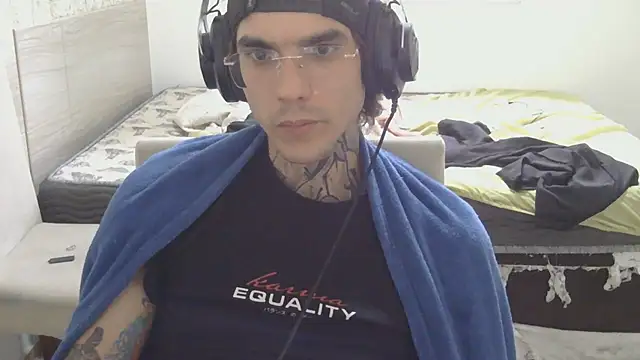 Snapshot of smokingink chatting on June 2026 10:42:01 AM smokingink online show from June 2026 10:42:01 AM
