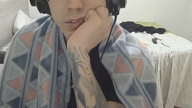 Snapshot of smokingink chatting on June 2026 01:15:01 AM smokingink online show from June 2026 01:15:01 AM