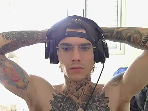 Snapshot of smokingink chatting on April 2026 06:25:02 PM smokingink online show from April 2026 06:25:02 PM
