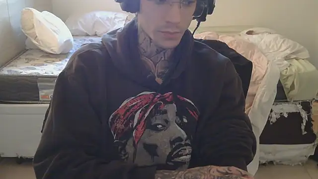 Snapshot of smokingink chatting on May 2026 08:19:01 PM smokingink online show from May 2026 08:19:01 PM