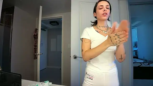 bunnierotten online show from June 2026 06:05:02 PM