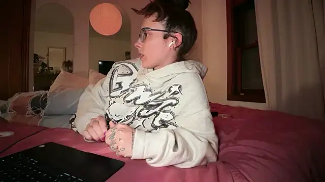 bunnierotten online show from May 2026 05:22:01 AM