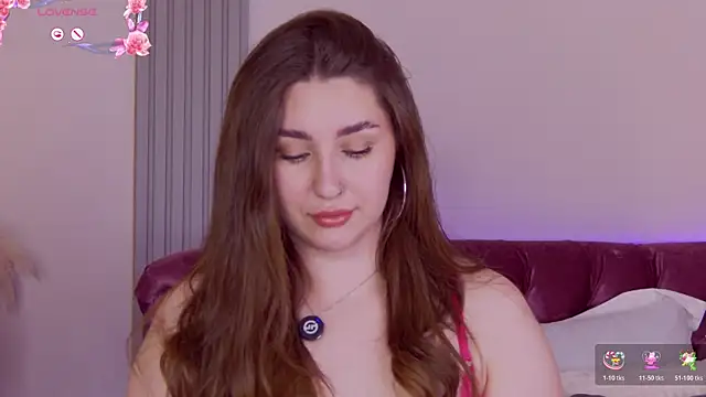 Snapshot of KiraBarlows chatting on June 2026 03:24:01 PM KiraBarlows online show from June 2026 03:24:01 PM