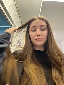 KiraBarlows online show from April 2026 07:28:02 PM