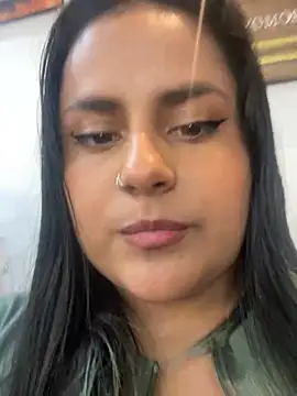 Snapshot of VanneCute1 chatting on February 2025 10:09:01 PM VanneCute1 online show from February 2025 10:09:01 PM