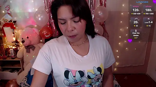 Snapshot of cute_bunny95 chatting on October 2025 12:50:02 PM cute bunny95 online show from October 2025 12:50:02 PM