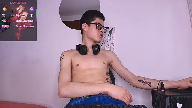 Snapshot of wolfandsky chatting on March 2026 11:50:02 AM wolfandsky online show from March 2026 11:50:02 AM