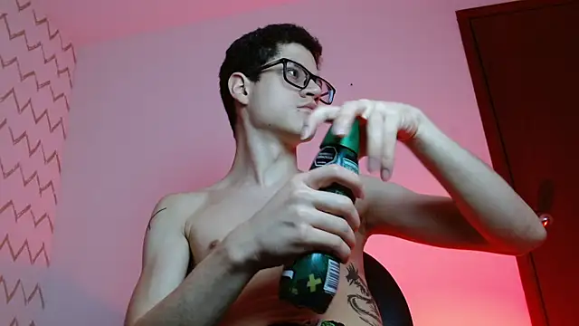 Snapshot of wolfandsky chatting on January 2026 11:06:02 AM wolfandsky online show from January 2026 11:06:02 AM