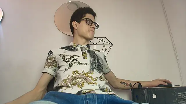 wolfandsky online show from October 2025 11:53:01 AM