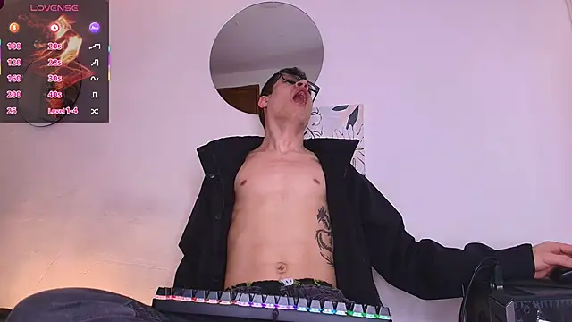 Snapshot of wolfandsky chatting on February 2026 11:23:01 AM wolfandsky online show from February 2026 11:23:01 AM