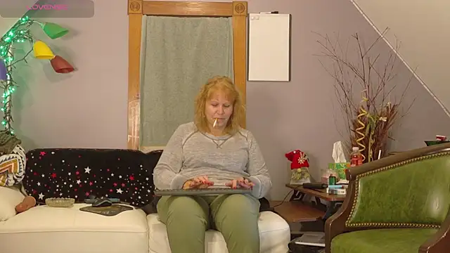 Snapshot of Badgirlpr2 chatting on November 2025 10:32:01 PM Badgirlpr2 online show from November 2025 10:32:01 PM