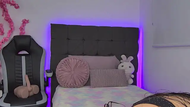 AmandaBrooks 18 online show from November 2025 01:54:01 AM