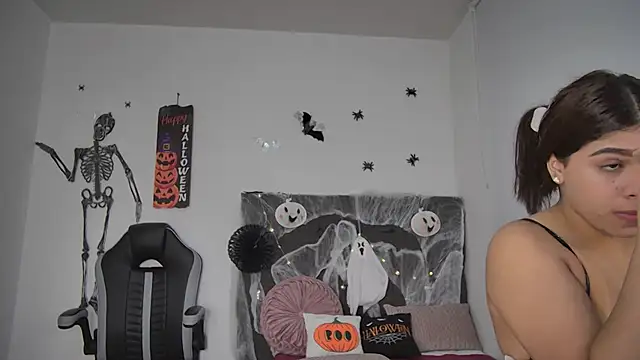 AmandaBrooks 18 online show from October 2025 01:36:01 AM