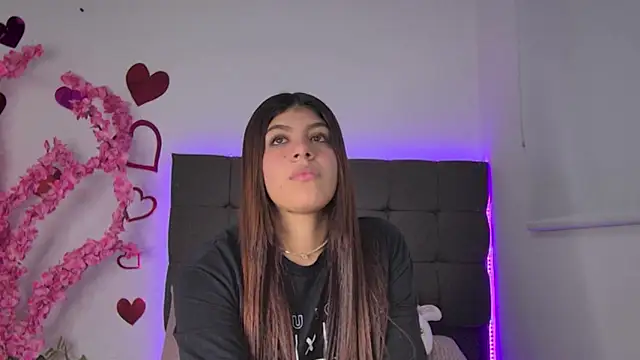 AmandaBrooks 18 online show from March 2026 02:33:02 AM