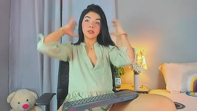 Snapshot of GABRIELAM_MS chatting on July 2026 04:23:02 AM GABRIELAM MS online show from July 2026 04:23:02 AM