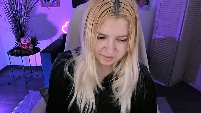 DiaAngell online show from November 2025 07:47:01 PM