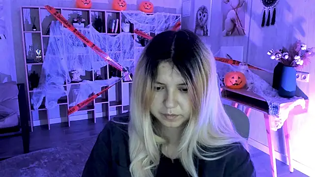 DiaAngell online show from October 2025 08:05:01 PM