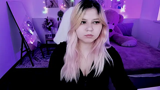 DiaAngell online show from April 2026 07:28:02 PM