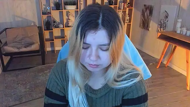 DiaAngell online show from October 2025 07:47:02 PM