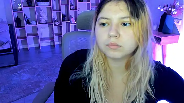 DiaAngell online show from November 2025 07:28:02 PM