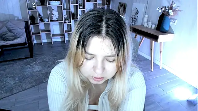 DiaAngell online show from November 2025 06:12:02 PM