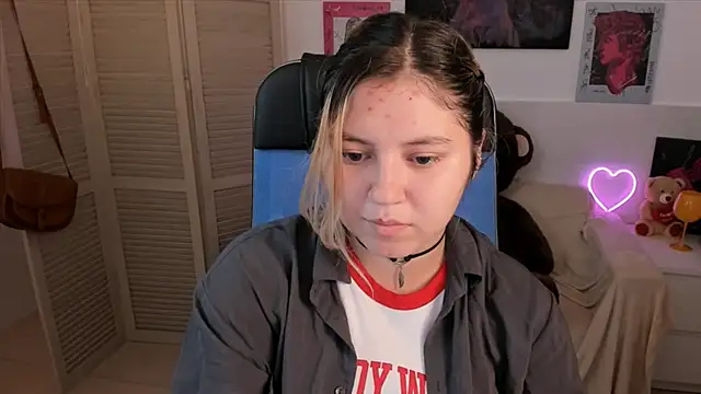 DiaAngell online show from September 2025 05:14:01 AM