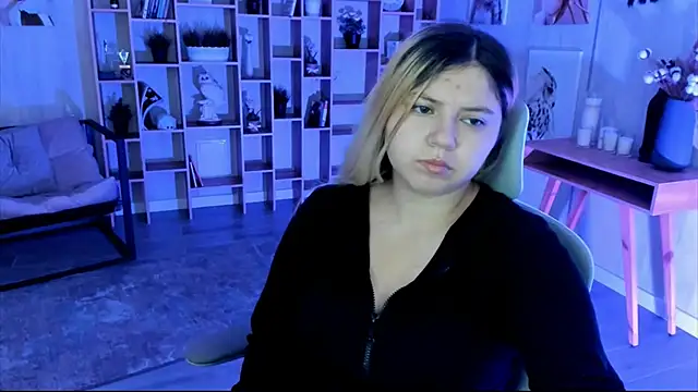 DiaAngell online show from October 2025 07:25:02 PM