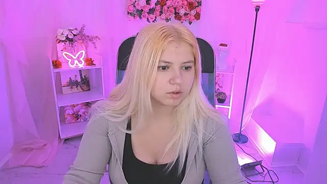 DiaAngell online show from November 2025 07:29:01 PM