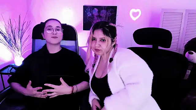 DiaAngell online show from April 2026 08:48:01 PM