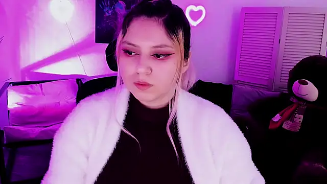 DiaAngell online show from April 2026 08:04:01 PM