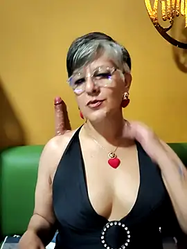 ilonna2025 online show from April 2026 10:16:02 PM