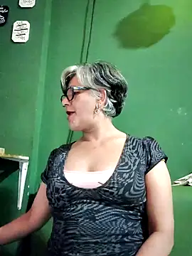 ilonna2025 online show from October 2025 06:04:02 AM