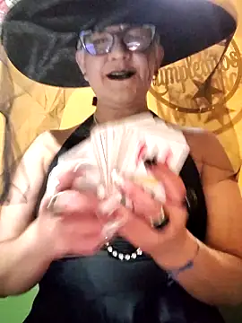 ilonna2025 online show from October 2025 10:16:01 PM