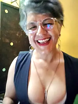 ilonna2025 online show from May 2026 10:19:01 PM