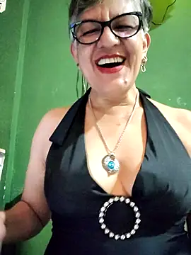 ilonna2025 online show from October 2025 11:46:02 PM