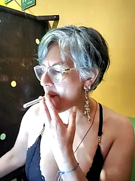 Snapshot of ilonna2025 chatting on June 2026 10:44:01 PM ilonna2025 online show from June 2026 10:44:01 PM