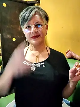 ilonna2025 online show from April 2026 10:56:01 PM