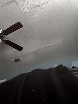 Burrrucecold00 online show from February 2025 07:28:02 PM