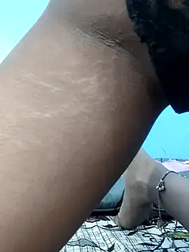 Leoni G online show from November 2025 07:13:01 AM