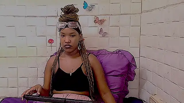 EroticSexyPrada online show from February 2026 05:58:02 PM