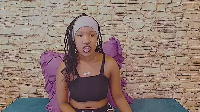 EroticSexyPrada online show from April 2026 05:31:01 PM