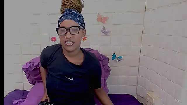 EroticSexyPrada online show from February 2026 06:18:01 PM