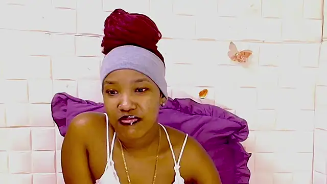 EroticSexyPrada online show from April 2026 06:03:02 PM